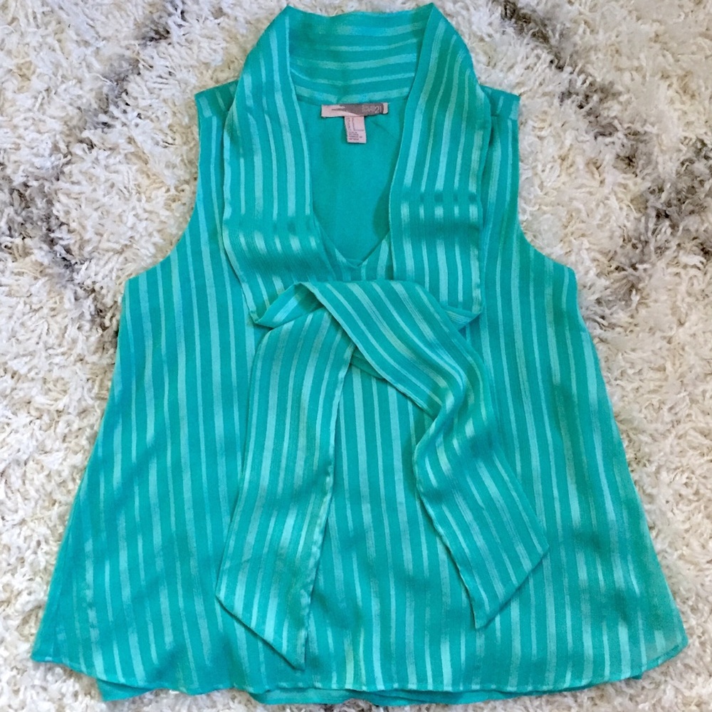 Forever 21 Chiffon Pussybow Top